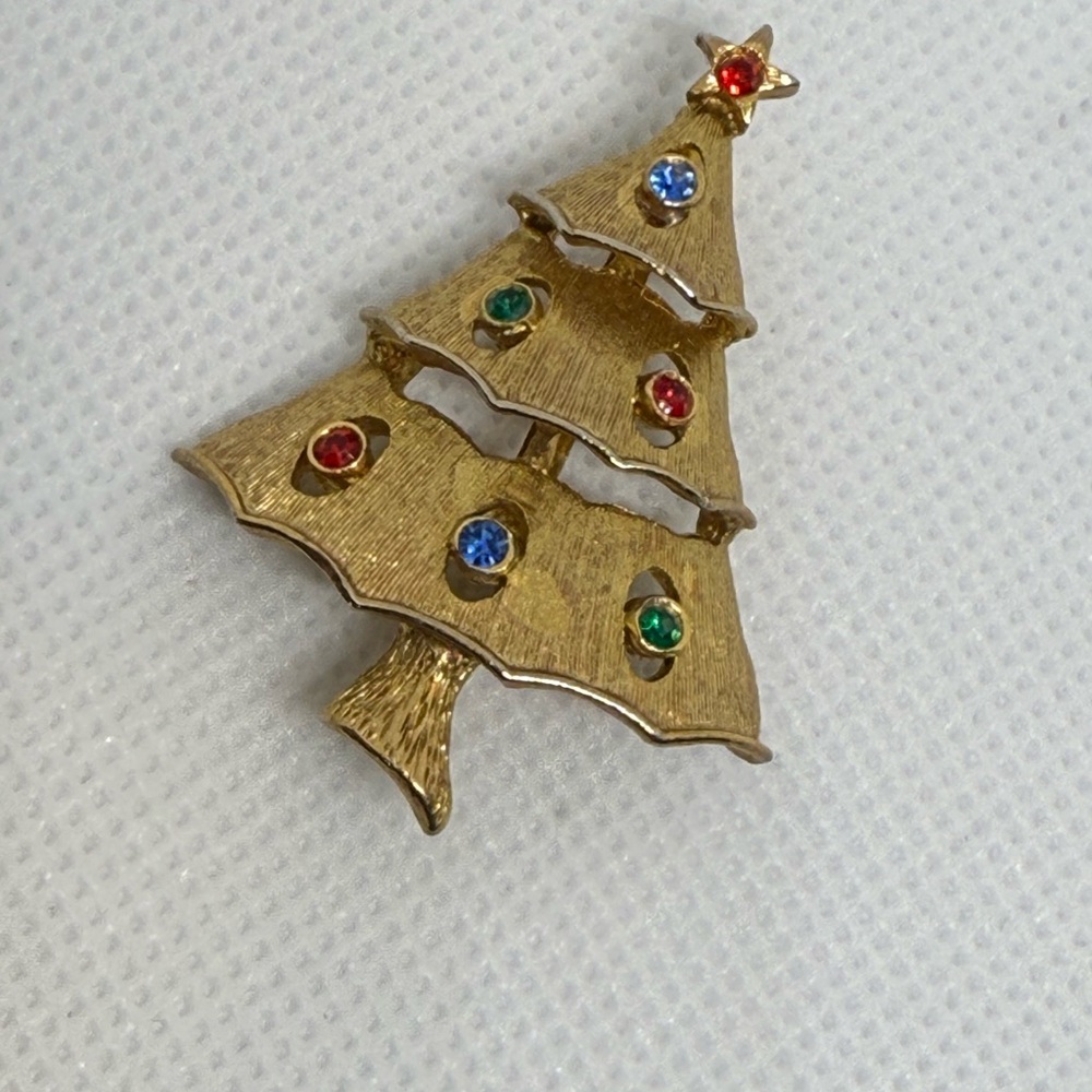 Vintage Gold Christmas Tree Brooch with Multicolor Accents